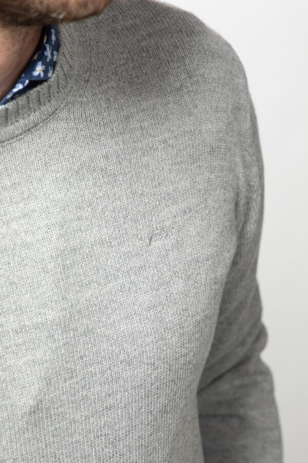 Dario Beltran Plain Crew Neck Grey Jumper - Image 3