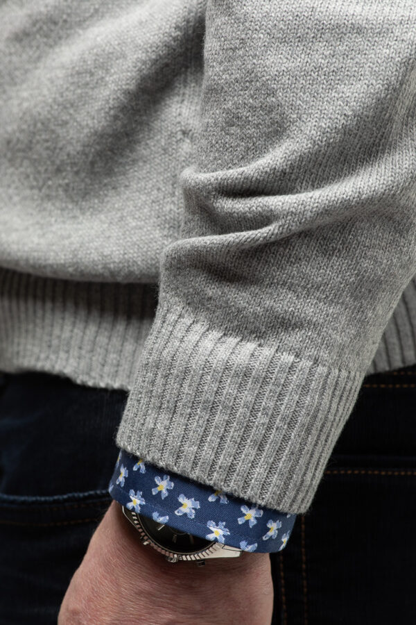 Dario Beltran Plain Crew Neck Grey Jumper - Image 4