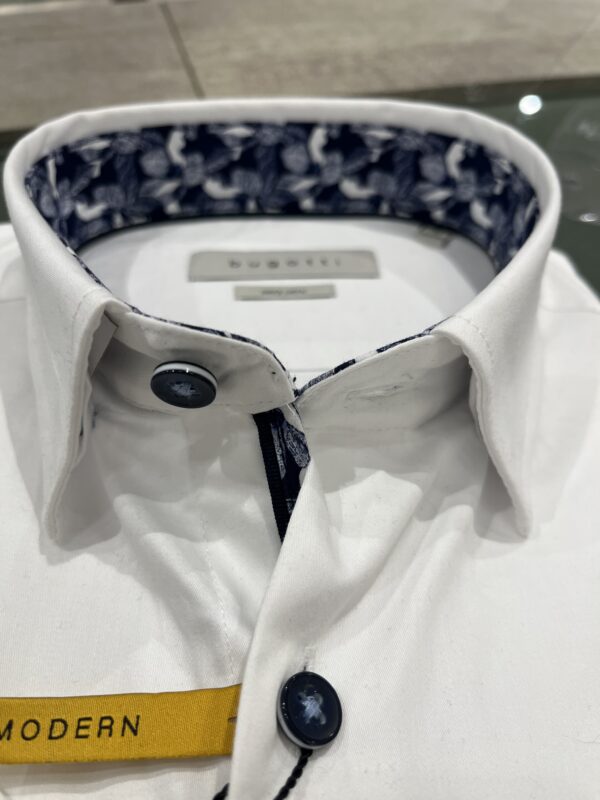Bugatti White Short Sleeve Shirt With Navy Buttons - Image 2
