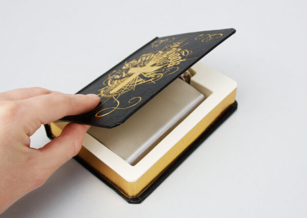 Iron & Glory Good Book Hip Flask - Image 6