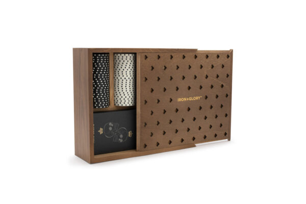 Iron & Glory Dead Mans Hand Poker Set - Image 4