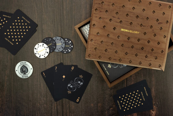 Iron & Glory Dead Mans Hand Poker Set - Image 3